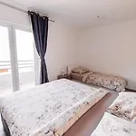Lucky Me Kaštel Novi